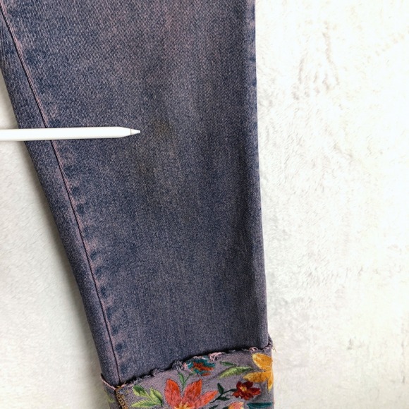 DRIFTWOOD Colette Embroidered Floral Straight Leg Jeans Women's 30x26 Crop Cuff - Picture 12 of 12